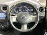【純正革巻きステアリング】上質な革を使用することで、手にしっかり馴染みとても運転しやすいハンドルです♪