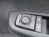 駐車時や狭い道でのすれ違い時に気を使うミラー。電動格納式ドアミラーはそんな時に便利です。