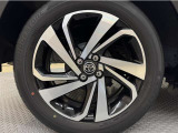 「トヨタ純正アルミホイール」を装着!純正なので車のデザインともマッチしています。高級感やスポーティーさを際立たせてくれます。