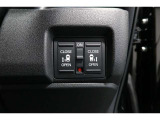 ◆◆両側電動スライドドア!!荷物で手が塞がる時など簡単にドアの開閉が出来ます!何より力いらずで開閉OK!女性やお年寄りにも優しい♪電動機能はOFFにもできますから元気なお子様の駆け出しも安心!