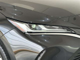 LEDヘッドライトです。デザイン性がよくとても明るいので、夜間の走行や悪天候でも安心です。しかも長寿命!