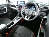 【運転席】運転席周りの画像です。プロの手で隅々までクリーニングしています。ご来店いただき実際に見てみてくださいね☆