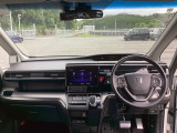 フロントガラスが大きく、ワイドな視界で運転もしやすくなるように、設計されています。