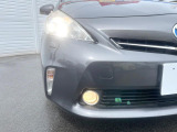 【LEDヘッドライト】悪天候や夜間走行時も良好な視界を確保し安心して運転できる高輝度LEDヘッドライトを装備!点灯速度が早く、消費電力も抑えられています。