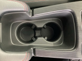 ドリンクボケット装備、小物入れにもなって便利です