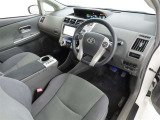 シンプルで使いやすいデザインの運転席です。