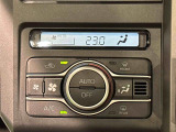 車内空調は&rdquo;AUTOエアコン&rdquo;にお任せ。運転に集中出来ますよ!