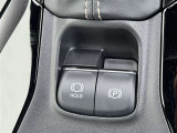 ★電動パーキングブレーキ★スイッチで作動・解除。「P」シフトで自動作動、「P」シフト以外にシフトで解除されるオート機能!
