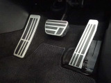 &ldquo;F SPORT&rdquo;専用アルミ製スポーツペダル&フットレスト