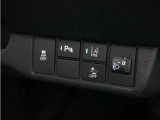 ◆パーキングセンサーシステム◆車庫入れの時などに近くに障害物がある場合、障害物までの距離を音で知らせてくれます。