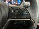ハンドル右部にはプロパイロットスイッチが装着されています。高速道路などアクセルを踏んだままでの走行の時、手元のスイッチ操作でアクセルを踏まなくても速度を保つことができます。