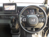 運転席から各種ボタンの操作がしやすいように設計されたデザイン。彼女とのデートでいつもよりスタイリッシュなあなたを演出できます。