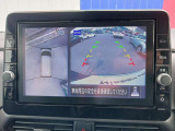 アラウンドビューモニターが装備されてるから、駐車場での車庫入れや、狭い道での走行もカメラで確認が出来るので安心。