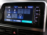 CD、DVD、Bluetooth、AM、FM、AUX、スマートフォン接続ができます。