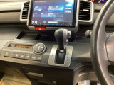 運転席周辺のスマートなレイアウトが、操作のしやすさを実現。快適なドライブをサポートします。