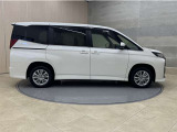 「中古車ハイブリッド保証」付き。ハイブリット機構を無償で保証します。保証期間は初度登録年月から10年目まで、または3年間の長い方。但し累計走行距離が20万km以内。