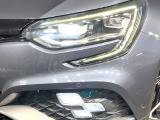 ●LEDヘッドライト:夜間走行時も良好な視界を確保し安心して運転できる高輝度LEDヘッドライトを装備!点灯速度が早く、消費電力も抑えられています。