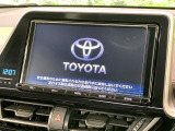 【純正9型ナビ】人気の純正ナビを装備。オーディオ機能も充実しており、Bluetooth接続すればお持ちのスマホやMP3プレイヤーの音楽を再生可能!毎日の運転がさらに楽しくなります!!