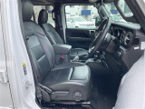 ラングラー アンリミテッド サハラ 4WD 本革シート