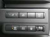 自動(被害軽減)ブレーキ、踏み間違い衝突防止アシスト、車線逸脱防止支援システム、横滑り防止装置などのセーフティ機能が充実してます。