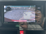 便利な【バックモニター】で安全確認もできます。駐車が苦手な方にもオススメな便利機能です。