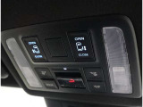 両側パワースライドドア付きだから、狭い駐車スペースなどでの 乗り降りラクラク!小さなお子さまのいるご家庭には嬉しい装備。