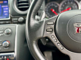 全車NHPCにて診断と、スタッフによる走行チェックを実施。ミッション・デフ・パワステ・ショックなど確認、フライホイールハウジングのガタもチェック。ご納車前には認証工場により点検整備を実施します。