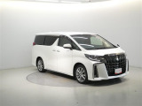当店はお客様駐車場ももちろん完備しており、併せて新車も併設してますのでお気軽にご来店下さいませ。
