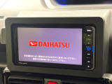 【純正ナビ】人気の純正ナビを装備しております。ナビの使いやすさはもちろん、オーディオ機能も充実!キャンプや旅行はもちろん、通勤や買い物など普段のドライブも楽しくなるはず♪