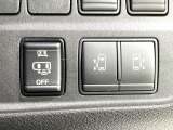 【両側スライドドア】駐車場で隣の車との間隔が狭く乗りにくい時、スライドドアなら安心!ドアオープン時も幅を取らず、開口部が広いので乗り降りがとっても簡単です。大きな荷物の出し入れも後席から可能♪