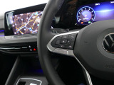 設定したスピードを上限に自動で加減速をし、一定の車間距離を保つ事で長距離運転の疲労を軽減する【ACC】が装備。