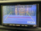 【バックカメラ】駐車時に後方がリアルタイム映像で確認できます。大型商業施設や立体駐車場での駐車時や、夜間のバック時に大活躍!運転スキルに関わらず、今や必須となった装備のひとつです!