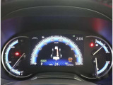 とっても見やすいメーターです。夜間時はラグジュアリーな気分にさせてくれる照明が魅力ですので、夜のドライブも楽しみになりますよ♪