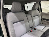 高いホールド性で運転姿勢が安定します。長距離ドライブでも疲れにくいのが魅力です。