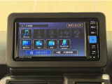 Bluetooth対応、CD/DVD再生機能付き。お好きな音楽を聴きながらのドライブは楽しいですよね〜♪
