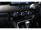 オートエアコンです!運転席・助手席、それぞれで温度調節が可能です♪シートヒーターもついています!