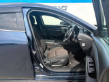 運転席のシートの高さを調節できるシートリフター機能が備わっています。身長の低い女性や広い視野を確保したい場合に役立ちます!