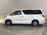 両側パワースライドドア付きだから、狭い駐車スペースなどでの 乗り降りラクラク!小さなお子さまのいるご家庭には嬉しい装備。