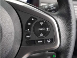 ◆アダプティブクルーズコントロール◆予め設定した車速内でクルマが自動的に加減速。前走車との適切な車間距離を維持しながら追従走行します。【LKAS】車線維持支援システムでステアリング操作を支援。