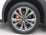 225/50R18ランフラットタイヤ&アルミホイールを装着しています。