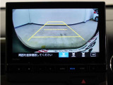 バックカメラ搭載です!車庫入れが苦手な人はもちろん、車両感覚に自信がある人にもお勧めです!見えない箇所が見えるようになるので、低い障害物や隠れてしまっている子供の存在等にも気付く事が出来ます。