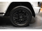 メルセデスの認定中古車「サーティファイドカー」では、万一お車が故障した場合も、ご購入後1年間もしくは2年間※は走行距離にかかわらずメルセデス・ベンツ正規サービスネットワークで無料修理いたします