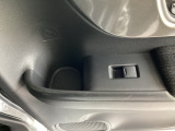 ドリンクボケット装備、小物入れにもなって便利です