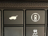 【パワーバックドア】スマートキーや運転席のボタンを押すだけでリアゲートが自動で開閉します!荷物を持っている時や、高い位置にあるバックドアを閉める際に便利な機能です♪