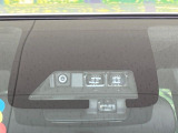 【トヨタセーフティセンス】走行中に前方の車両等を認識し、衝突しそうな時は警報とブレーキで衝突回避と被害軽減をアシスト。より安全にドライブをお楽しみいただけます。