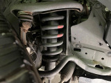 お車を安心してお乗りいただく為には、足回りの定期点検が欠かせません。サービスサポート(有償保証)では無料点検もご提供しており、安心のカーライフをお過ごしいただけるサポート体制が整っています。