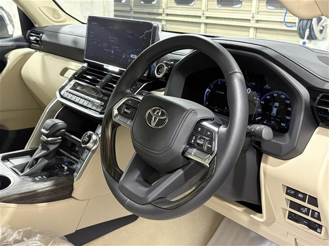 トヨタ ランドクルーザー300 3.5 ZX 4WD 本革シート の中古車詳細