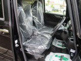 すっきりしたデザインの運転席で快適です☆