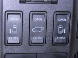 両側電動スライドドアを装備しております。