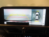 バック時の運転をサポートするバックガイドモニター&パノラミックビューモニター